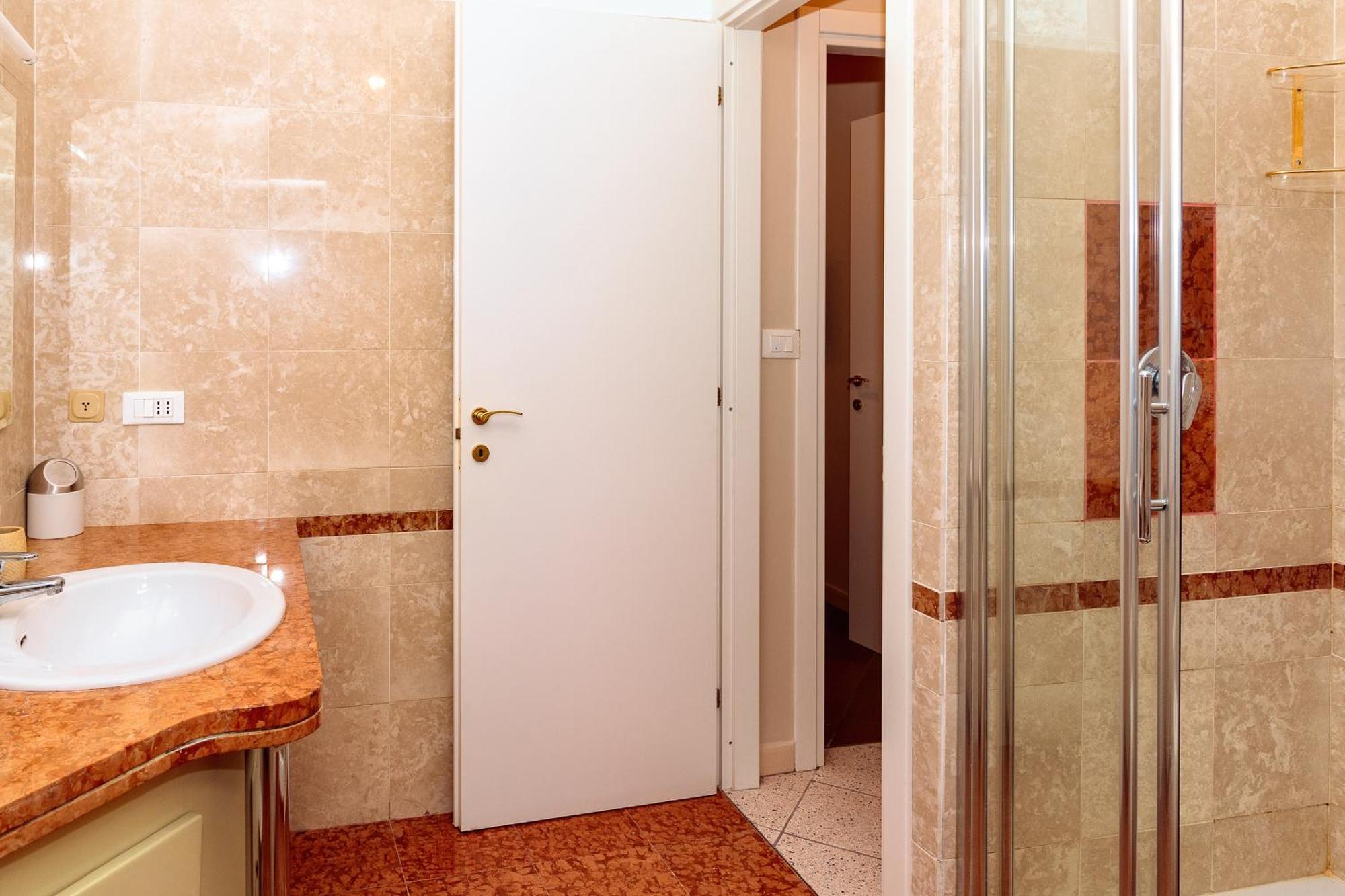 Saint Charles Apartment Bologna Bagian luar foto