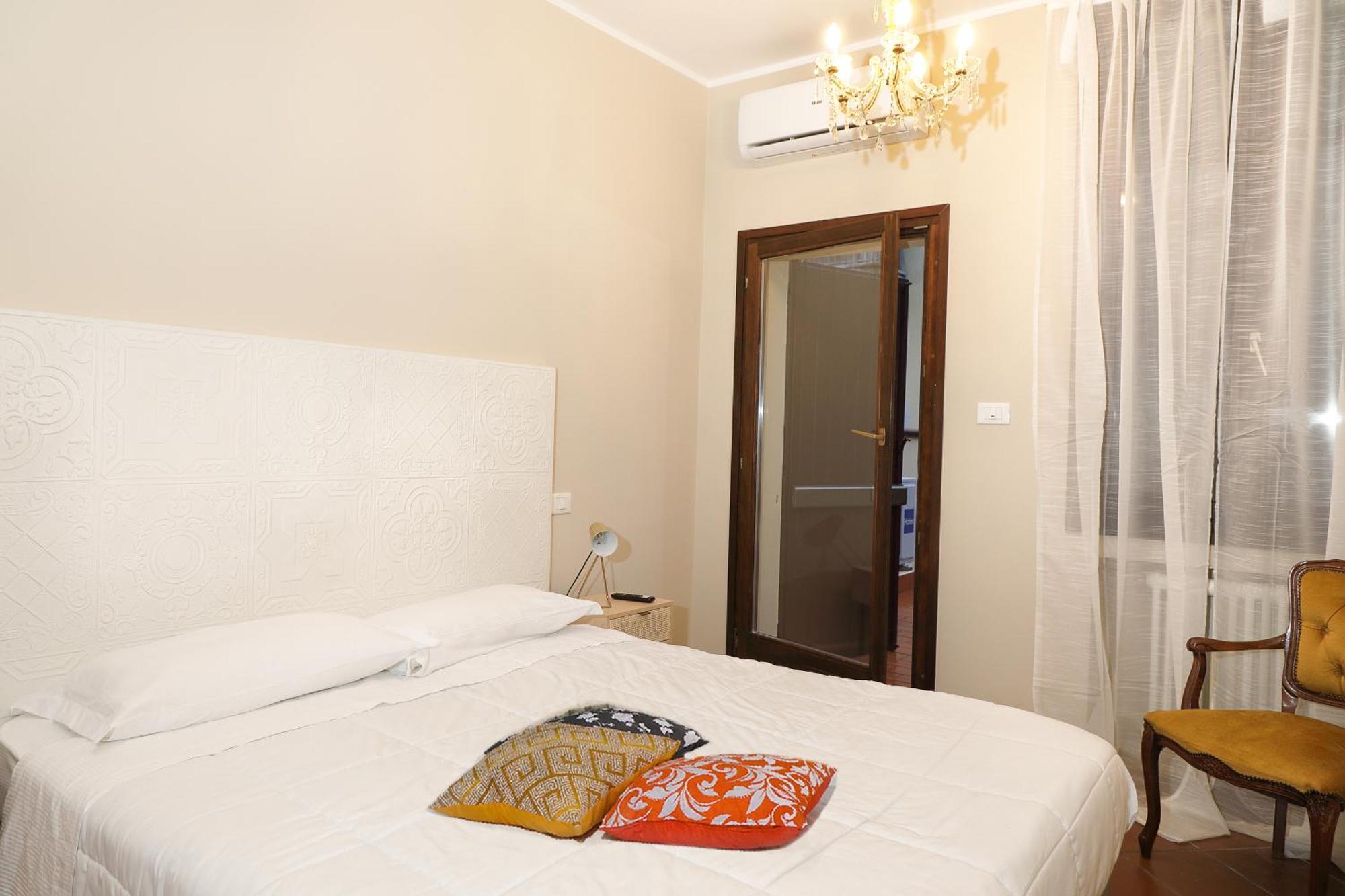 Saint Charles Apartment Bologna Bagian luar foto